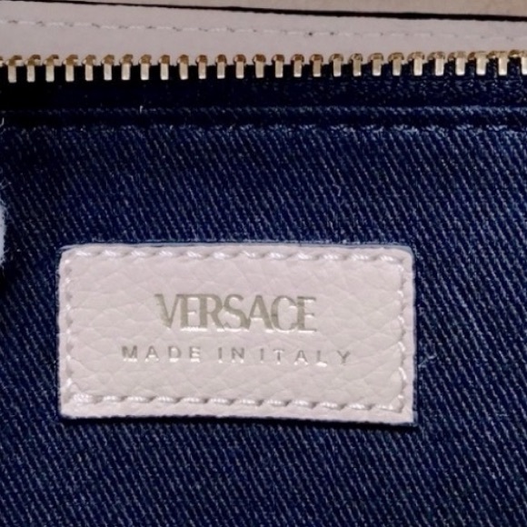 Authentic Versace V Logo Beige Pebbled Leather Chain Shoulder Bag Clutch Purse - Picture 8 of 11